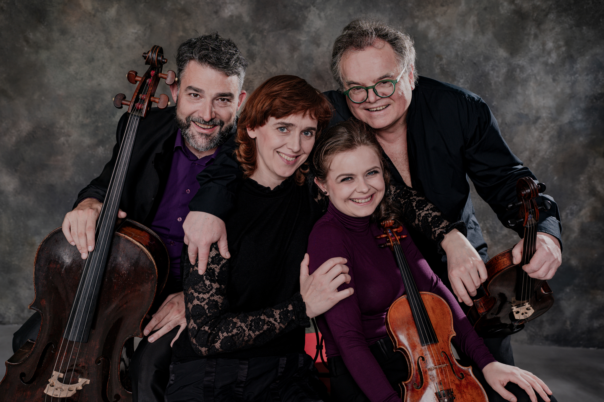 GroupPhoto_web (3)